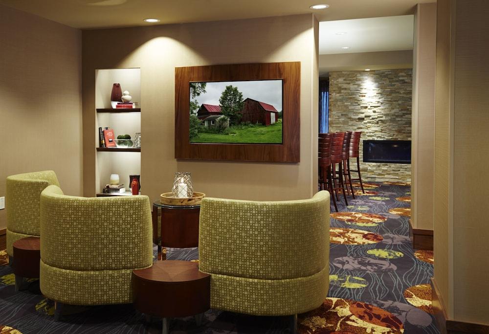 Courtyard By Marriott Ithaca Airport/University Eksteriør billede