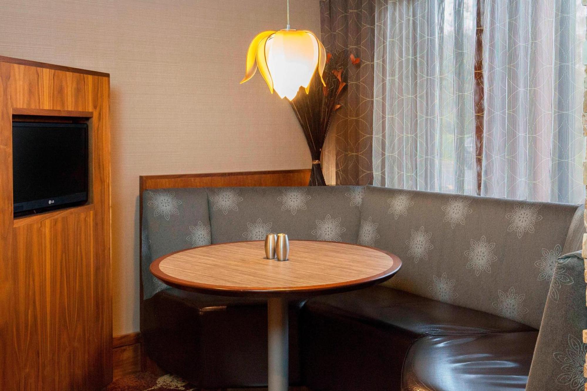 Courtyard By Marriott Ithaca Airport/University Eksteriør billede