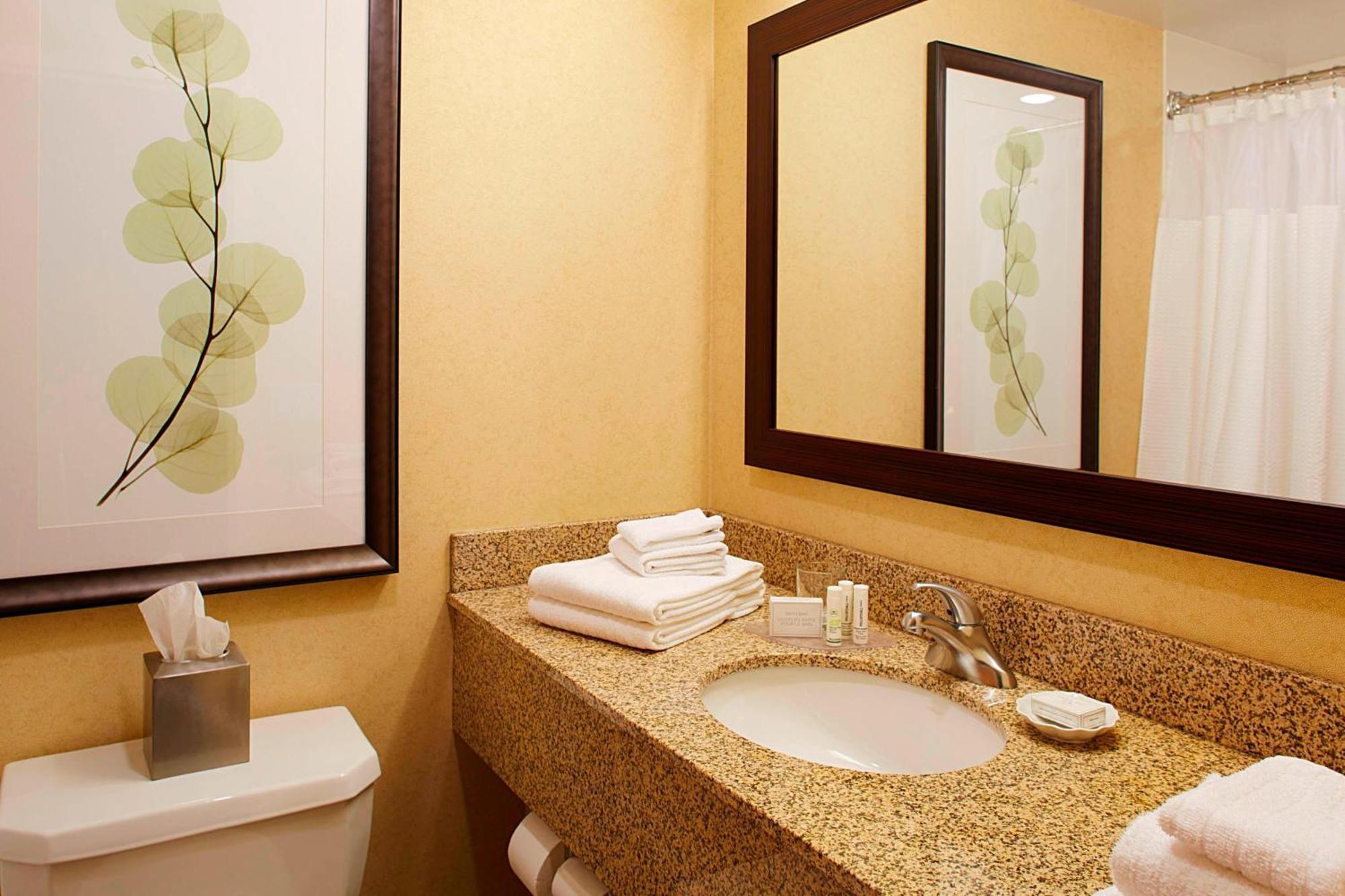 Courtyard By Marriott Ithaca Airport/University Eksteriør billede