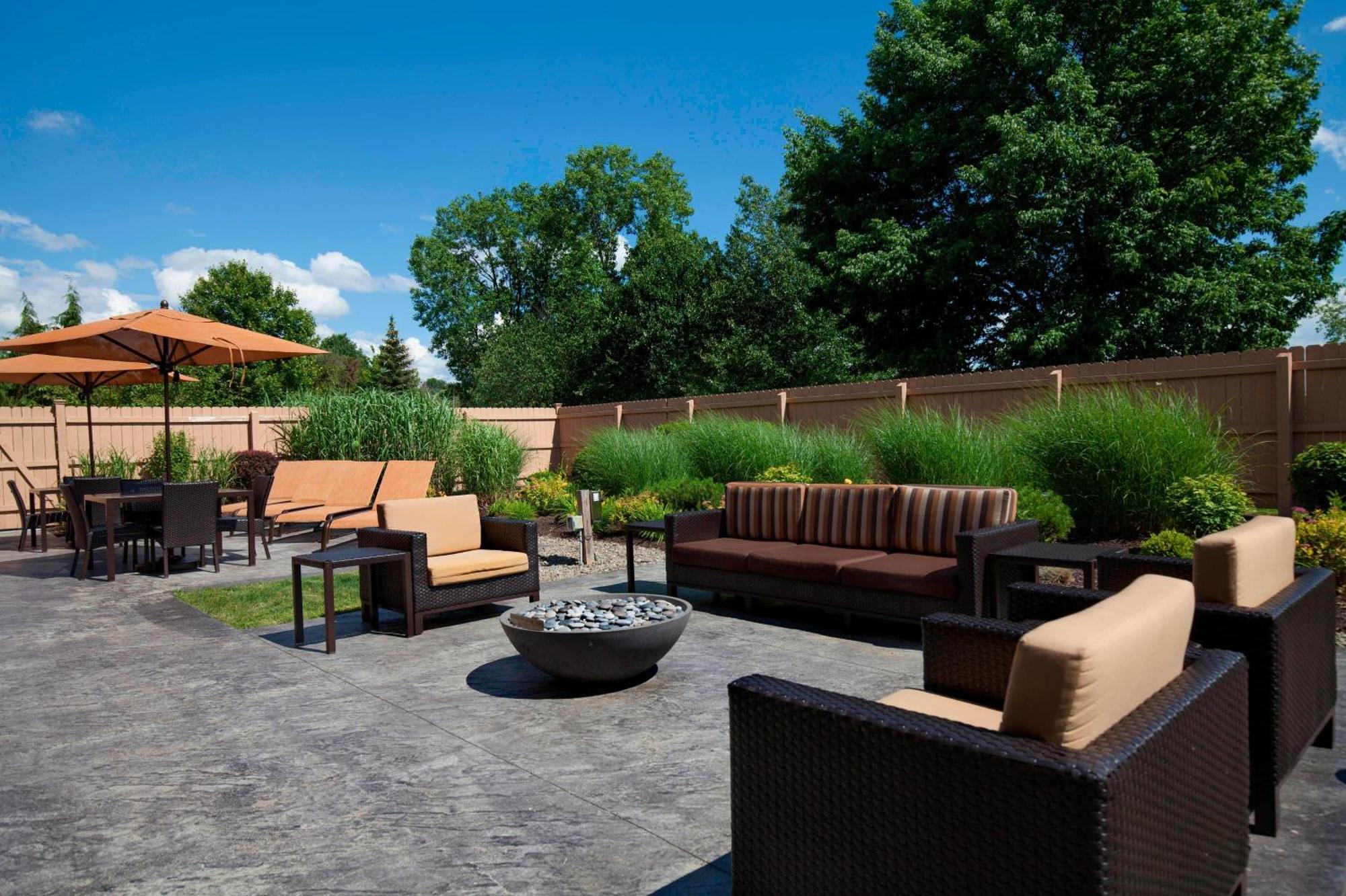 Courtyard By Marriott Ithaca Airport/University Eksteriør billede