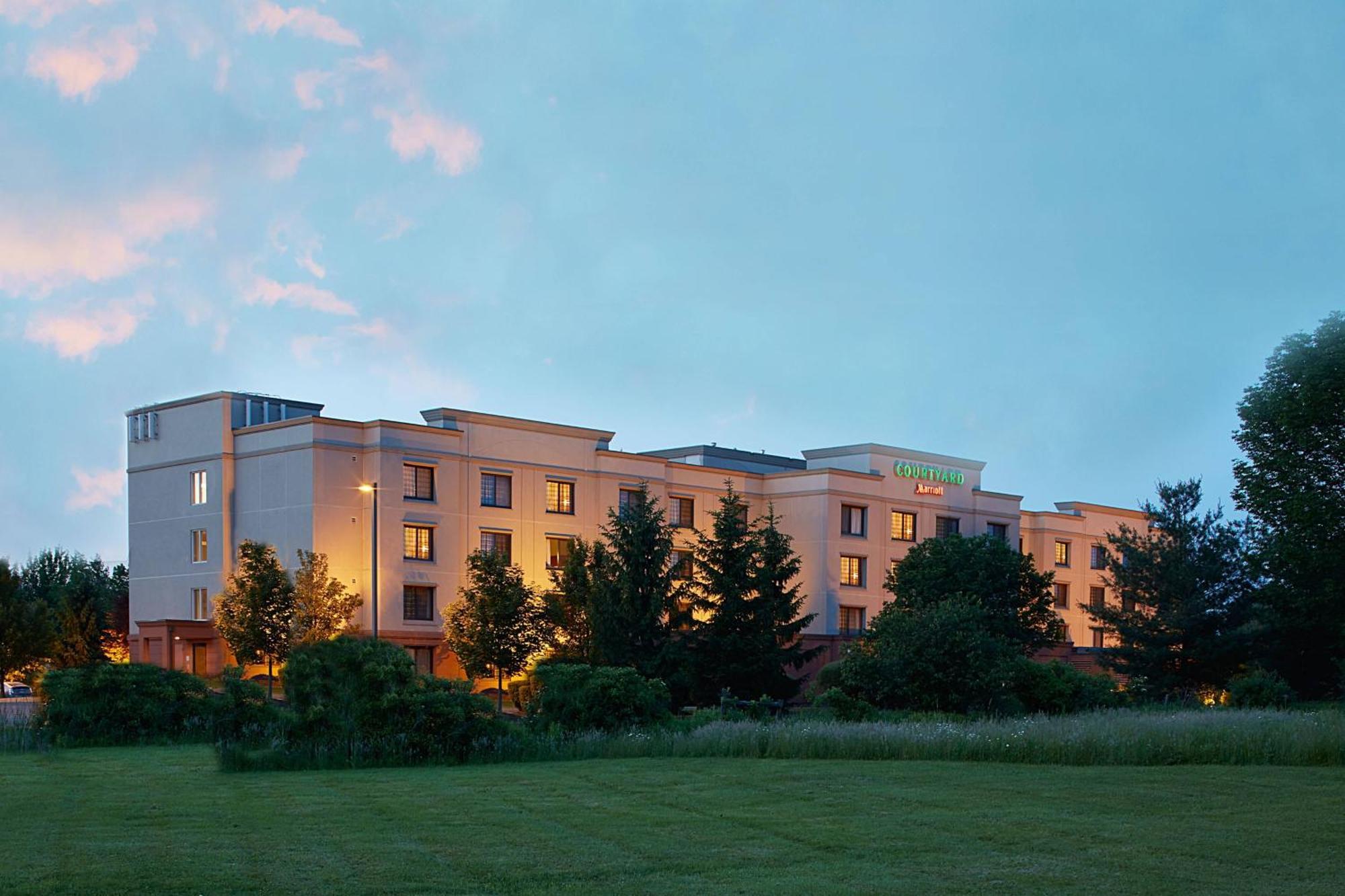 Courtyard By Marriott Ithaca Airport/University Eksteriør billede