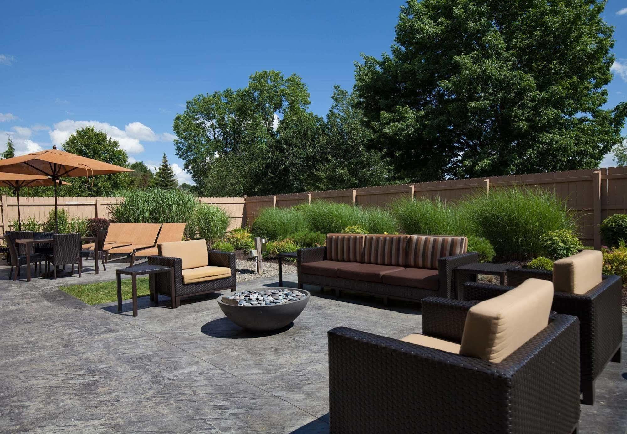 Courtyard By Marriott Ithaca Airport/University Eksteriør billede